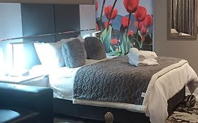 Menlyn Maine Trilogy Apartment 1518